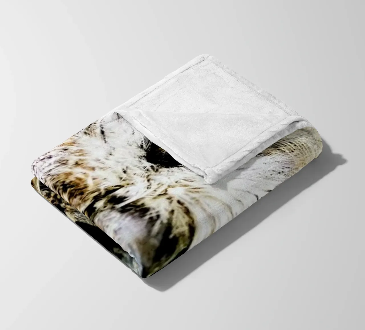 Hedwig fleece blanket by Natural Kingdom