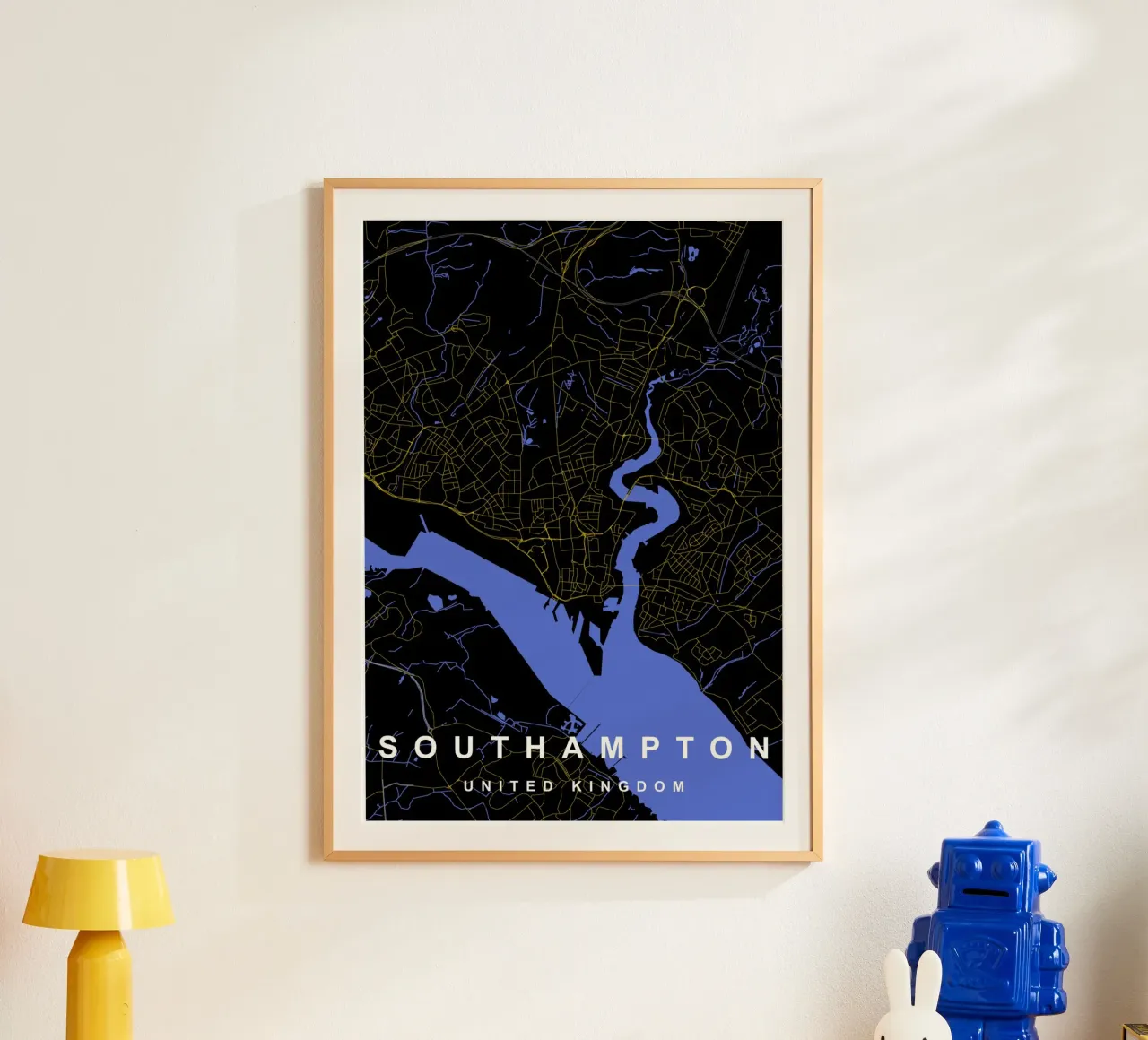 Southampton Mappa della città del Regno Unito nero e oro poster da Cartographers Library