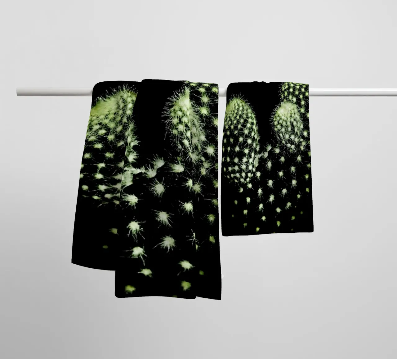 Dark Cactus badhanddoek van Babett Schultze