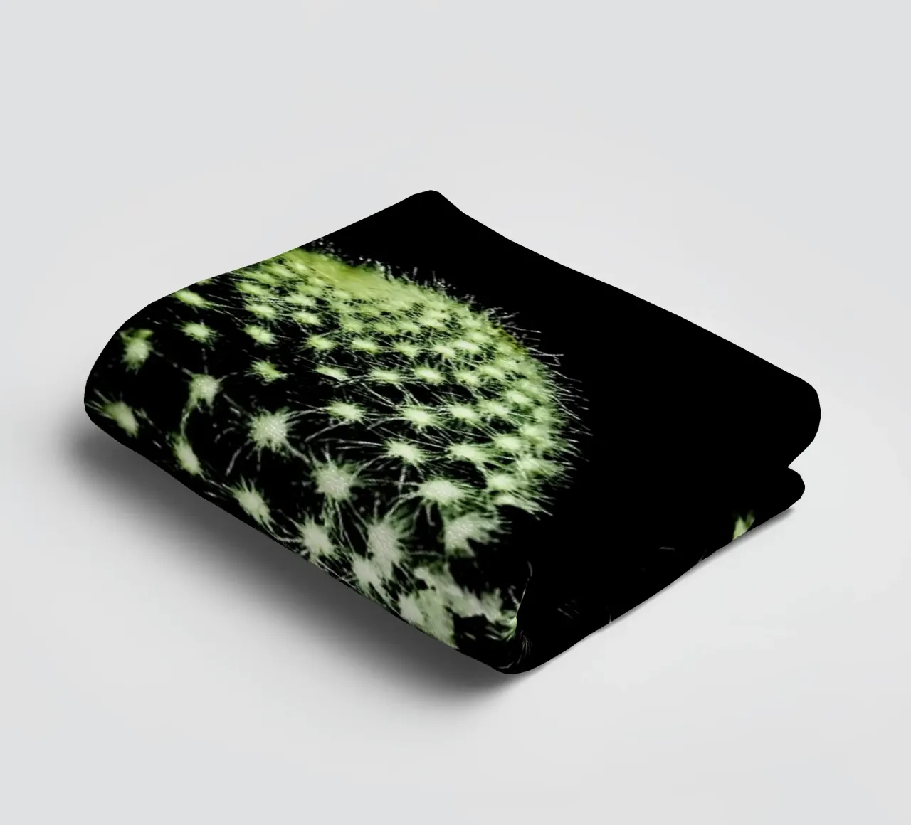 Dark Cactus badhanddoek van Babett Schultze