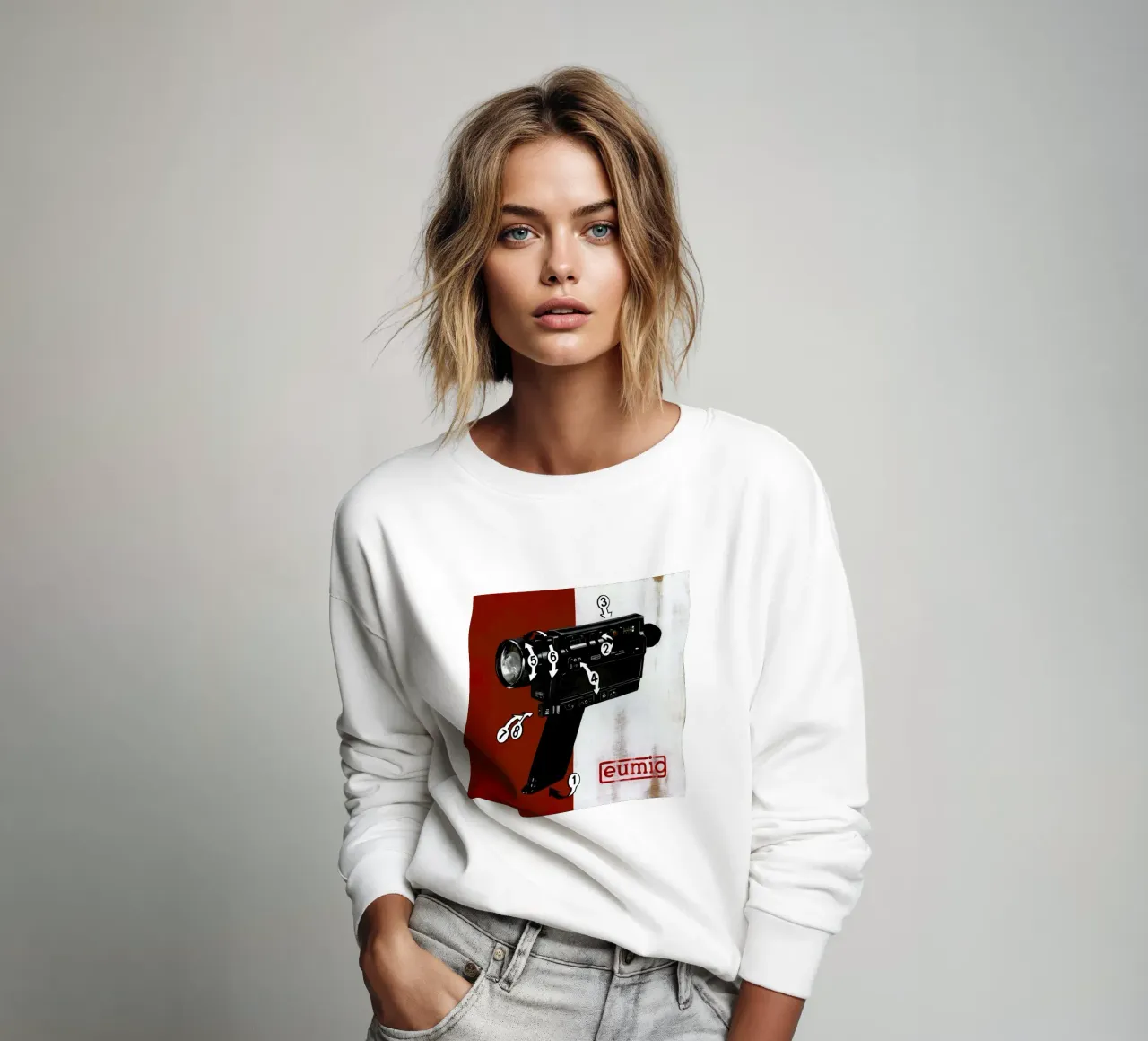 Super 8 Sweatshirt von Famous When Dead