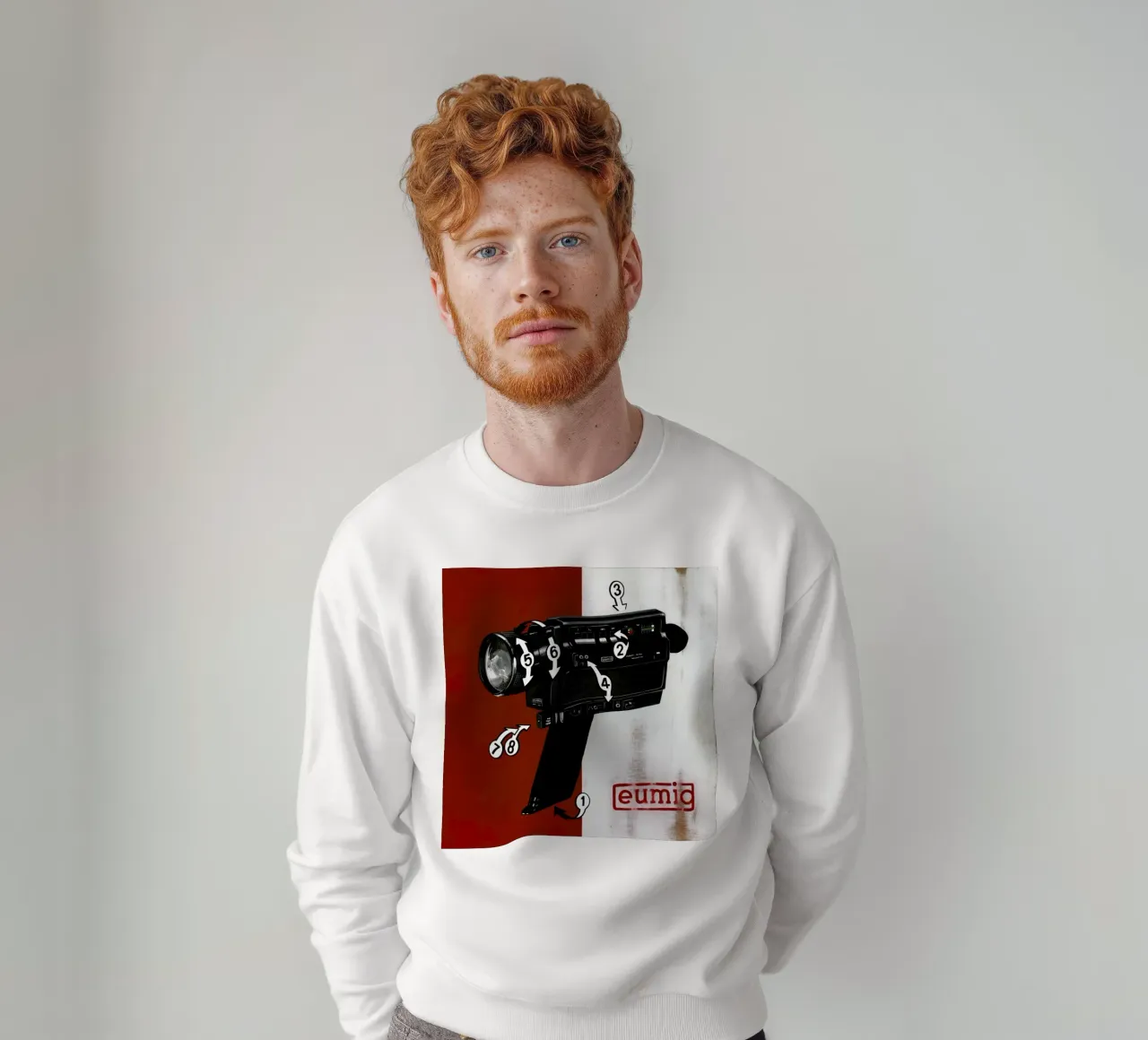 Super 8 Sweatshirt von Famous When Dead