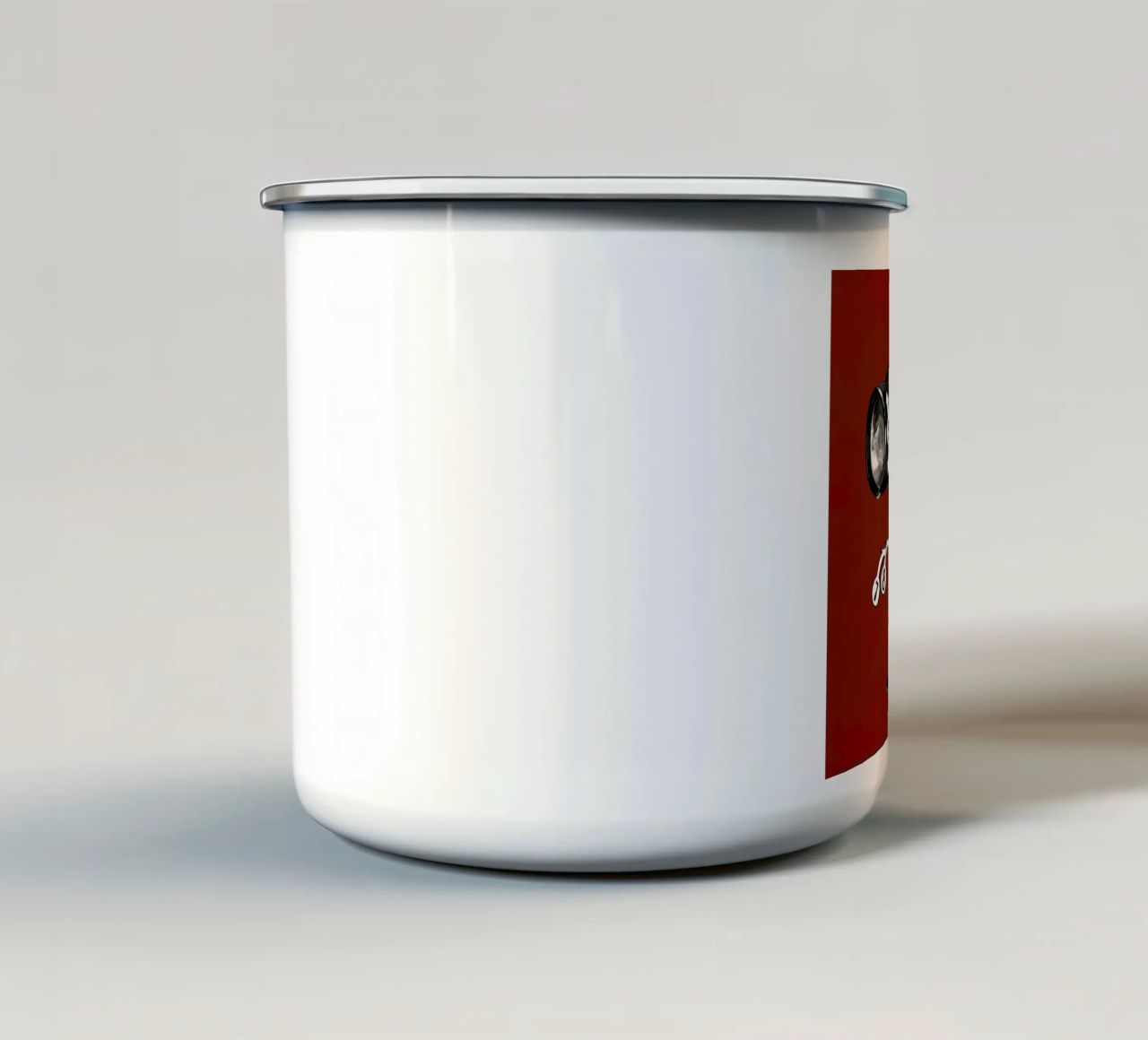 Super 8 tazza in smalto da Famous When Dead