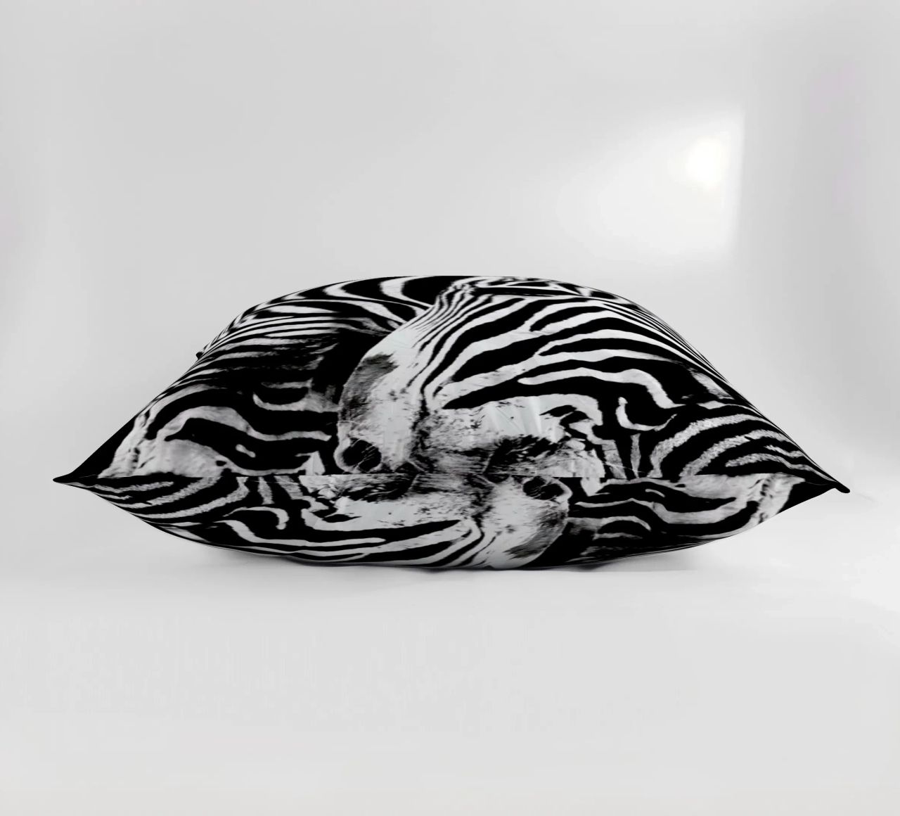 Zebra Hug cuscino da Babett Schultze