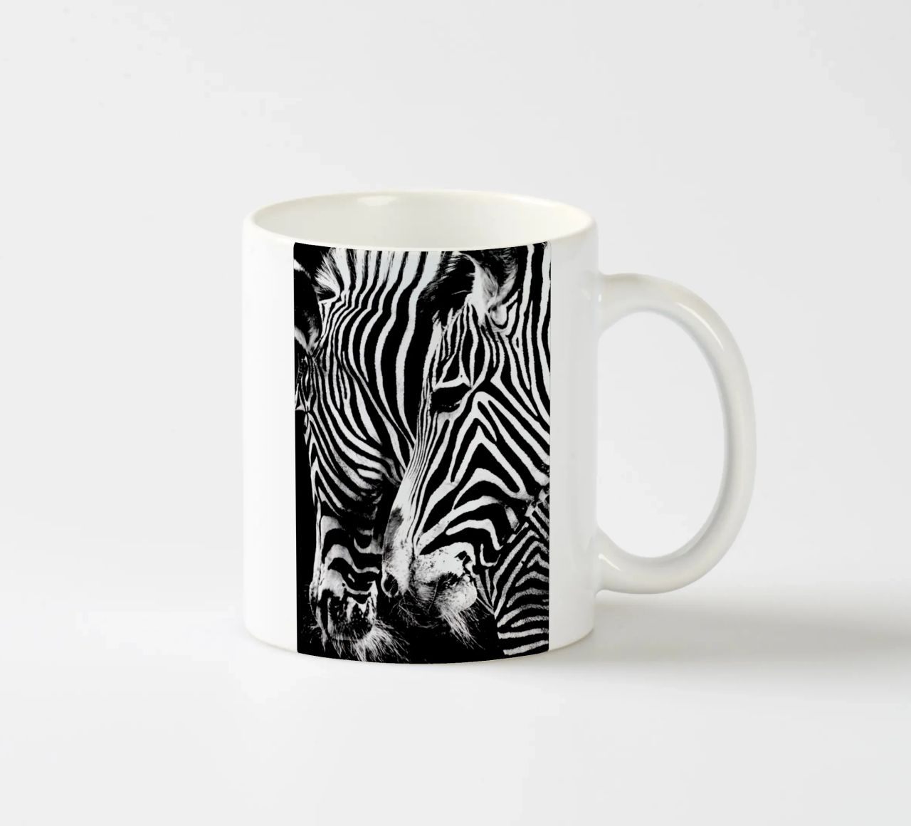 Zebra Hug tazza in ceramica da Babett Schultze