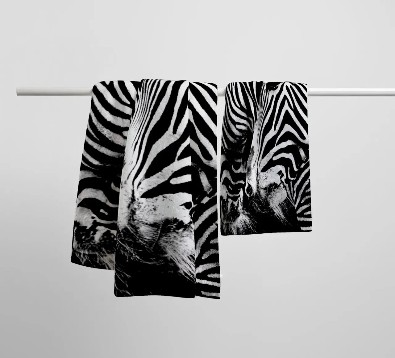 Zebra Hug asciugamano da bagno da Babett Schultze