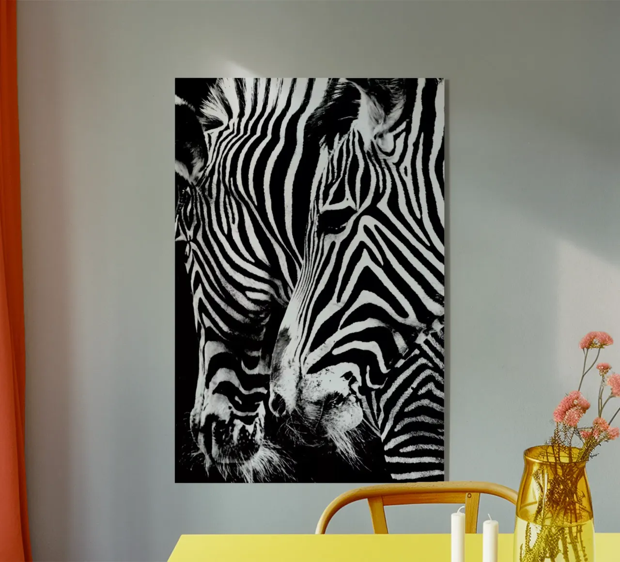 Zebra Hug plexiglass da Babett Schultze