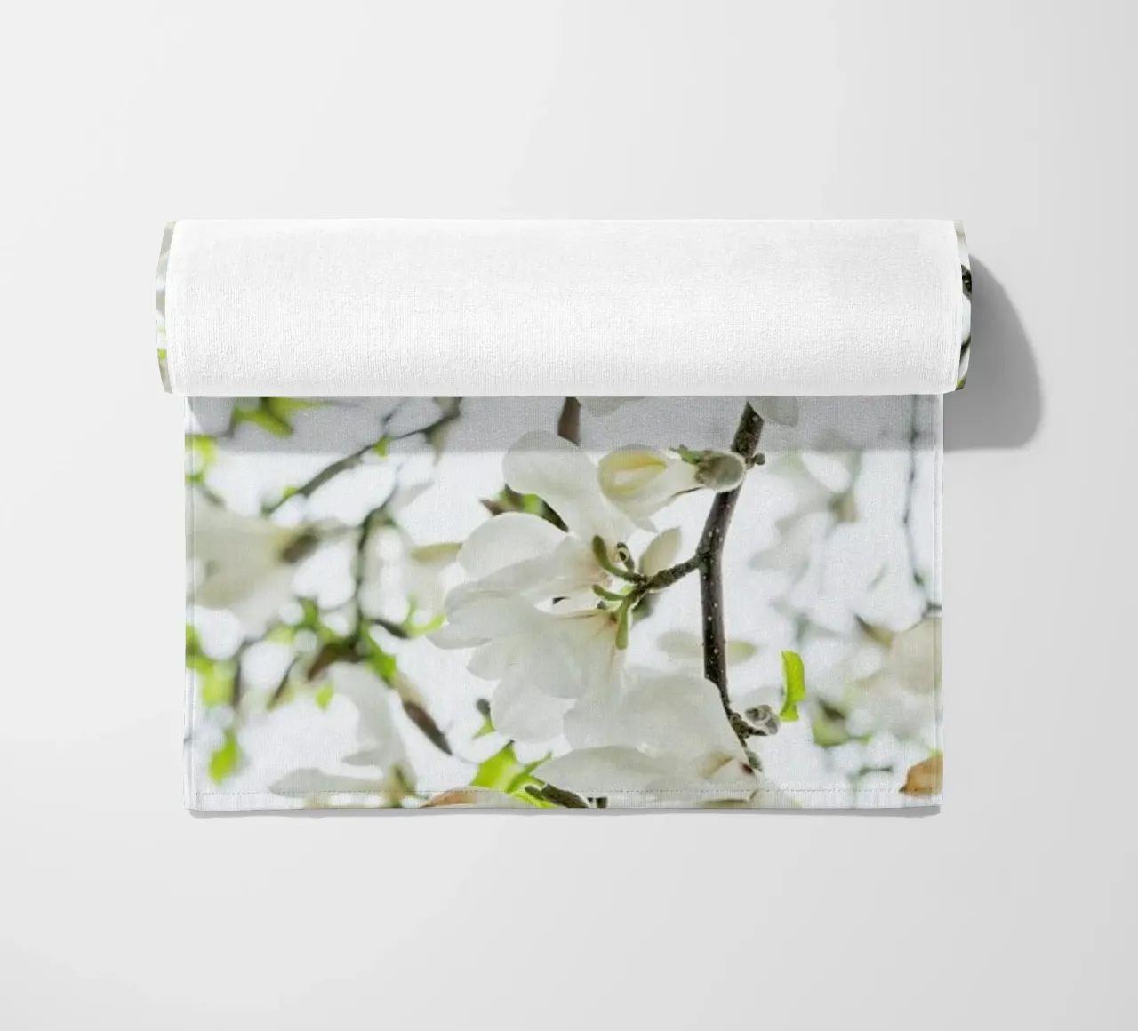 Magnolia Tree White serviette de plage de Curious Collections by Marielle Leenders