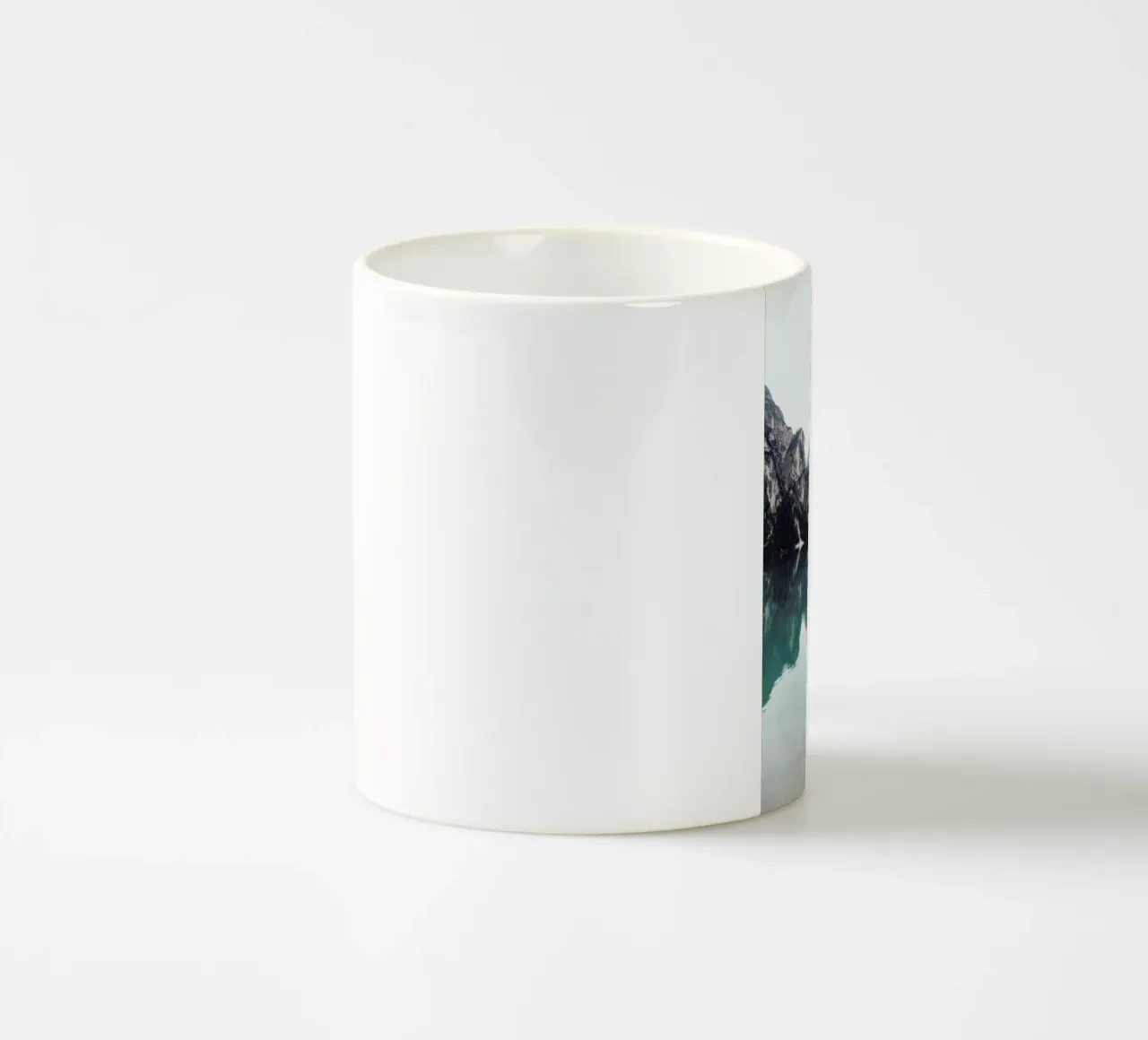 Hidden Lake by Ueli Frischknecht tazza in ceramica da EyeEm Mobile GmbH