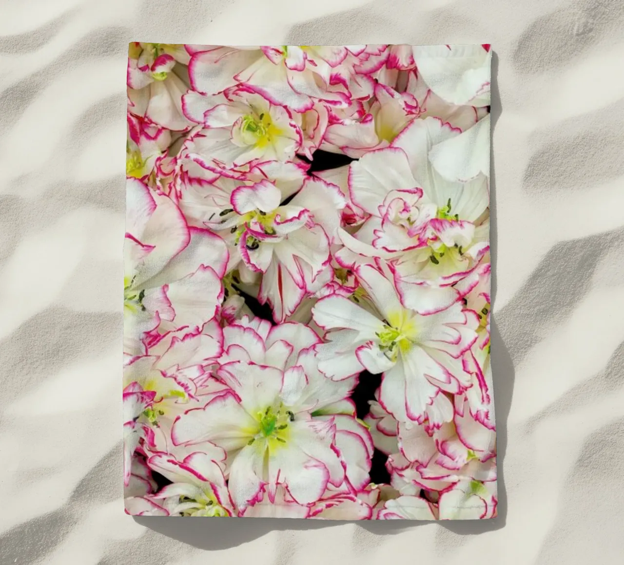 Romantic Tulips telo mare da Curious Collections by Marielle Leenders