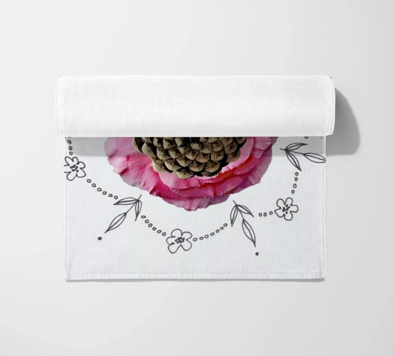 Pine Cone Collage telo mare da Miles of Light