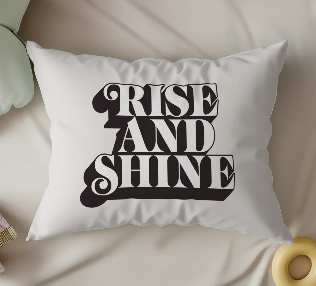 Design tipografico Rise and Shine cuscino da THE MOTIVATED TYPE