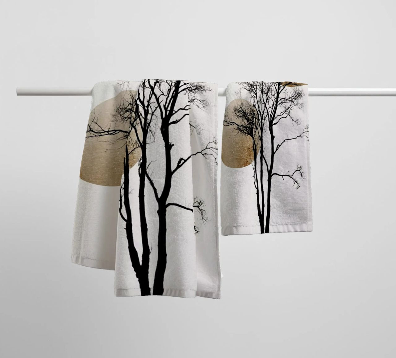 Sun And Moon Hiding Gold Handtuch von Kubistika