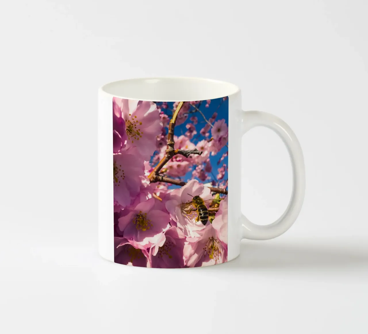 Primavera in corso tazza in ceramica da Mexposure Gallery