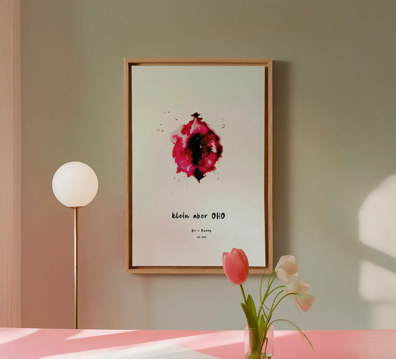 Vulva Painting Smal But Great Red tela con Cornice a cassetta da Verena Bonath | 21st aesthetics