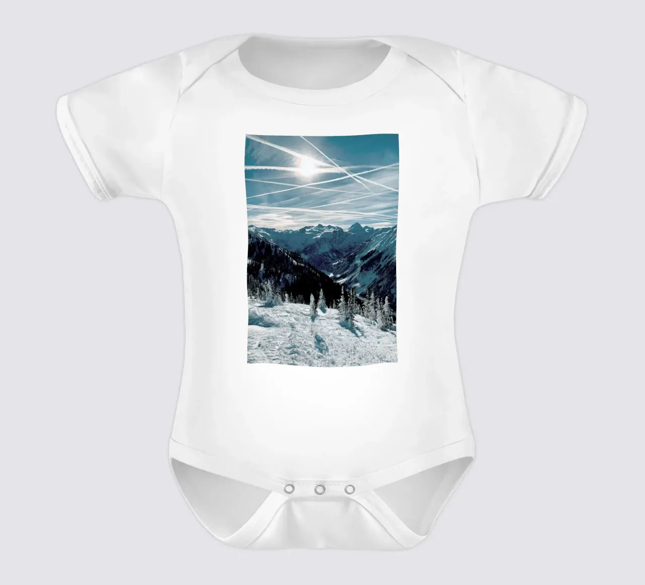 Austrian Alps in Winter body neonato maniche corte da Sebastian Hilgetag