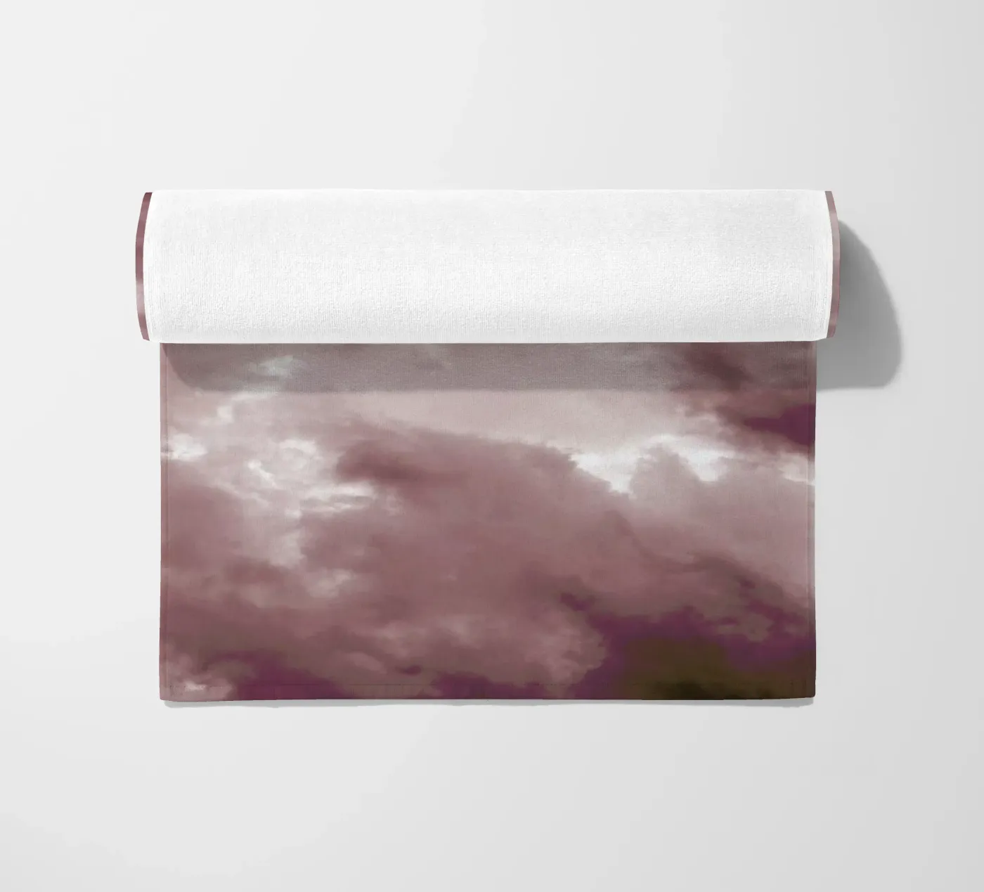 Blush Clouds serviette de plage de Studio Nahili