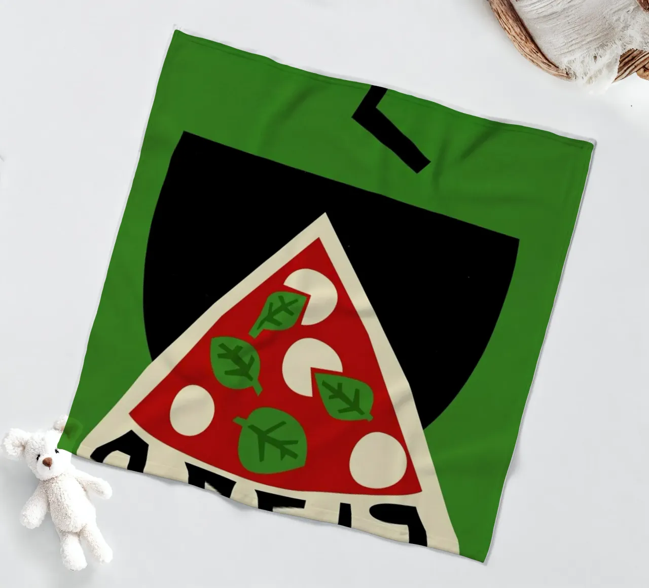 Yum Pizza coperta in pile da Fox & Velvet