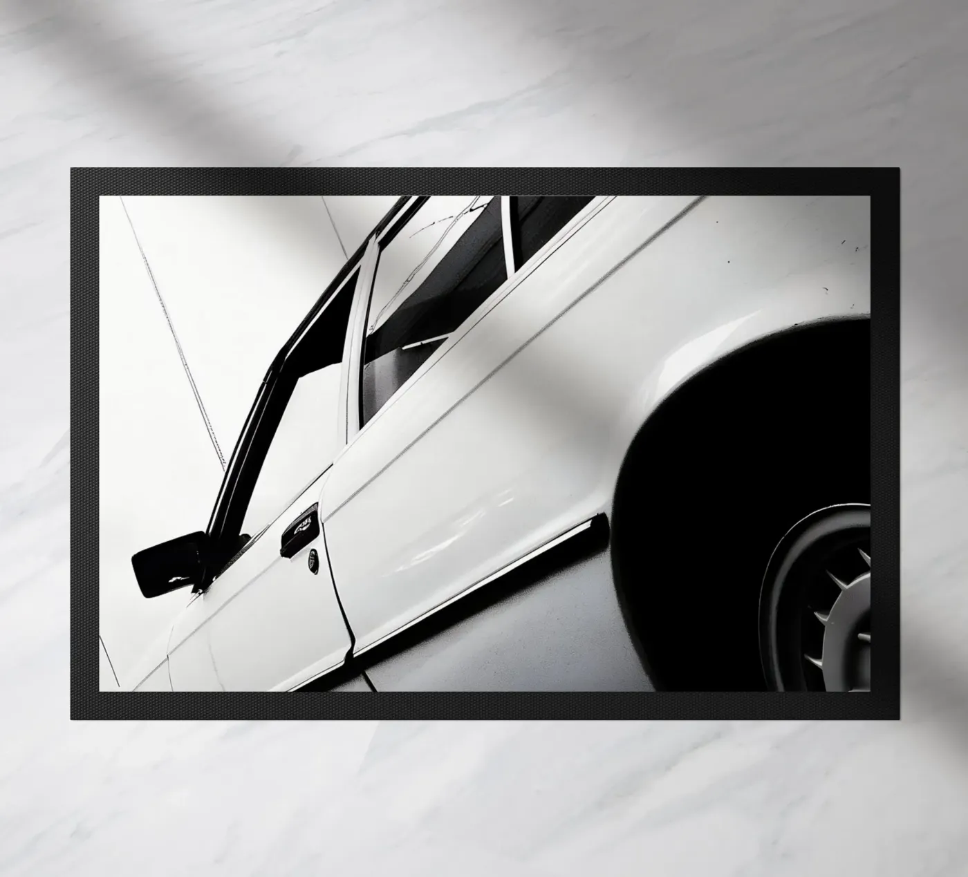 Monochrome Classic Car Fußmatte von CAR EDITION