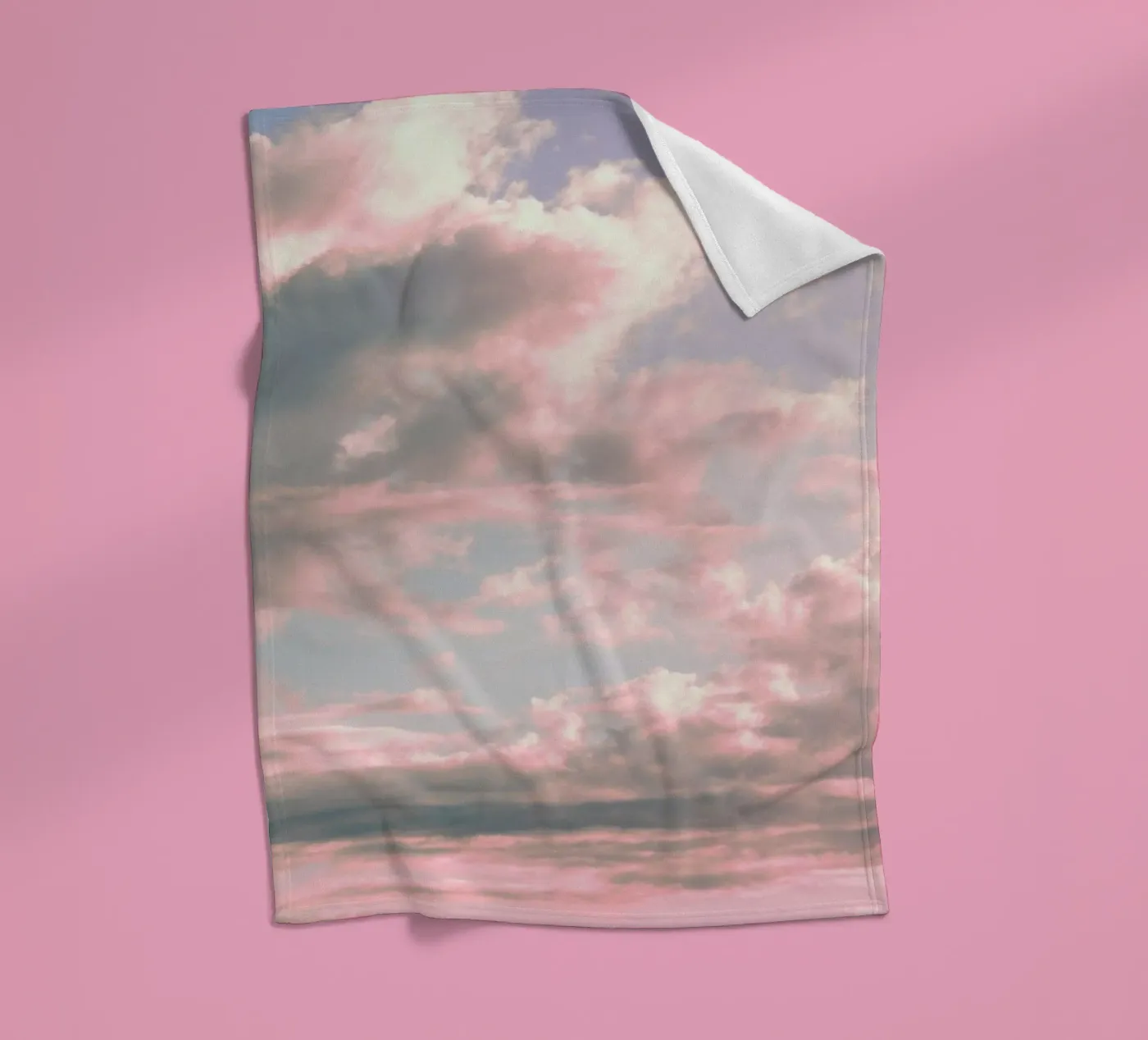 Delicate Sky Fleecedecke von Moon  Bloom