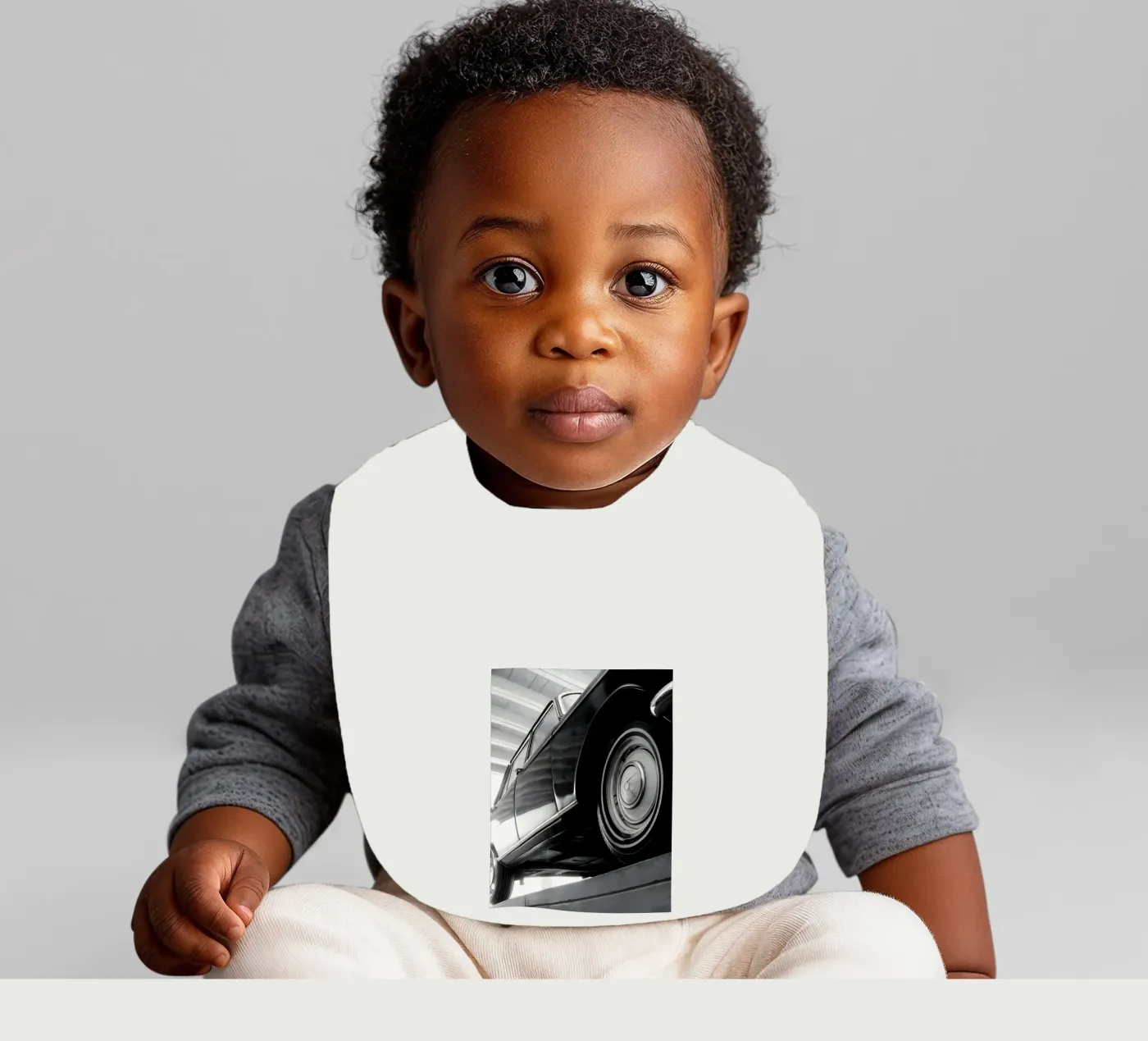 Auto d'epoca monocromatica bavaglino da CAR EDITION