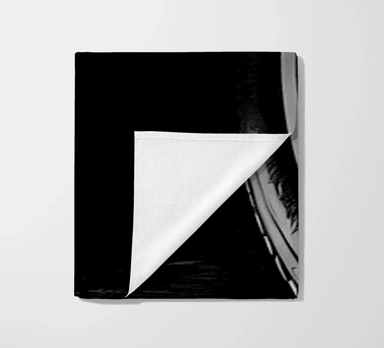 Auto d'epoca monocromatica telo mare da CAR EDITION