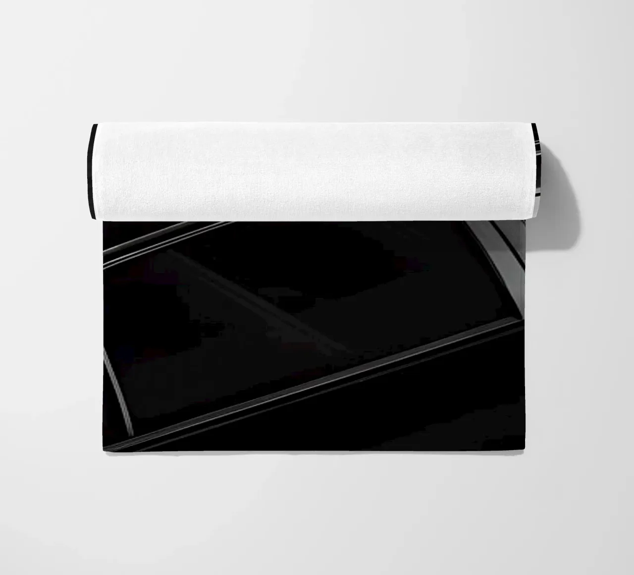 Auto d'epoca monocromatica telo mare da CAR EDITION