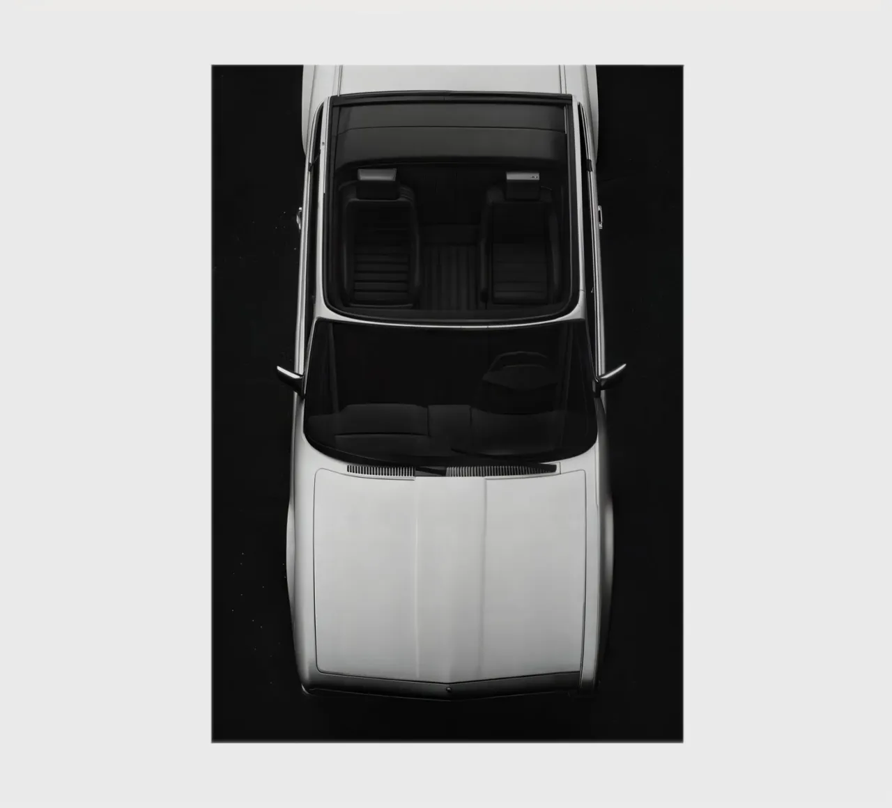 Auto d'epoca monocromatica diario da CAR EDITION