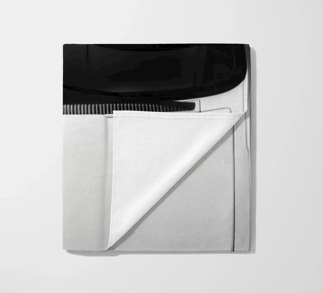 Auto d'epoca monocromatica telo mare da CAR EDITION