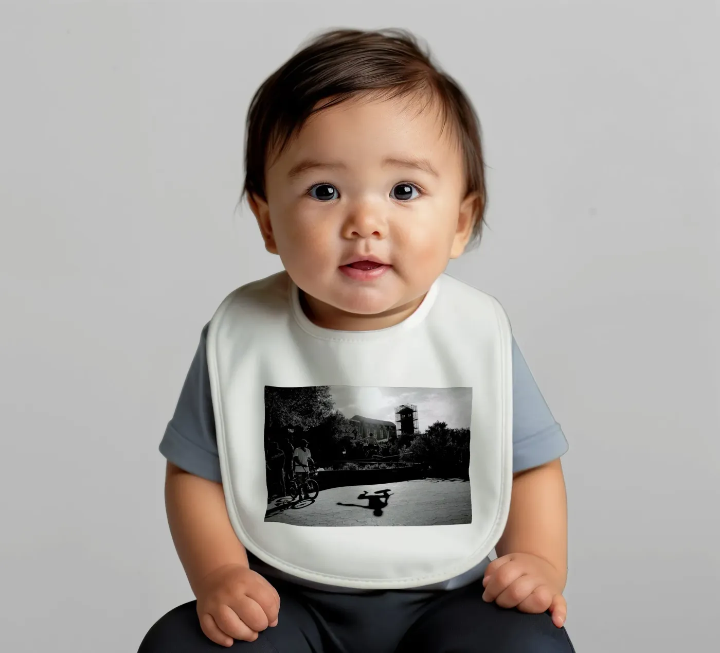 Monkey baby bib by Philipp Reinhard