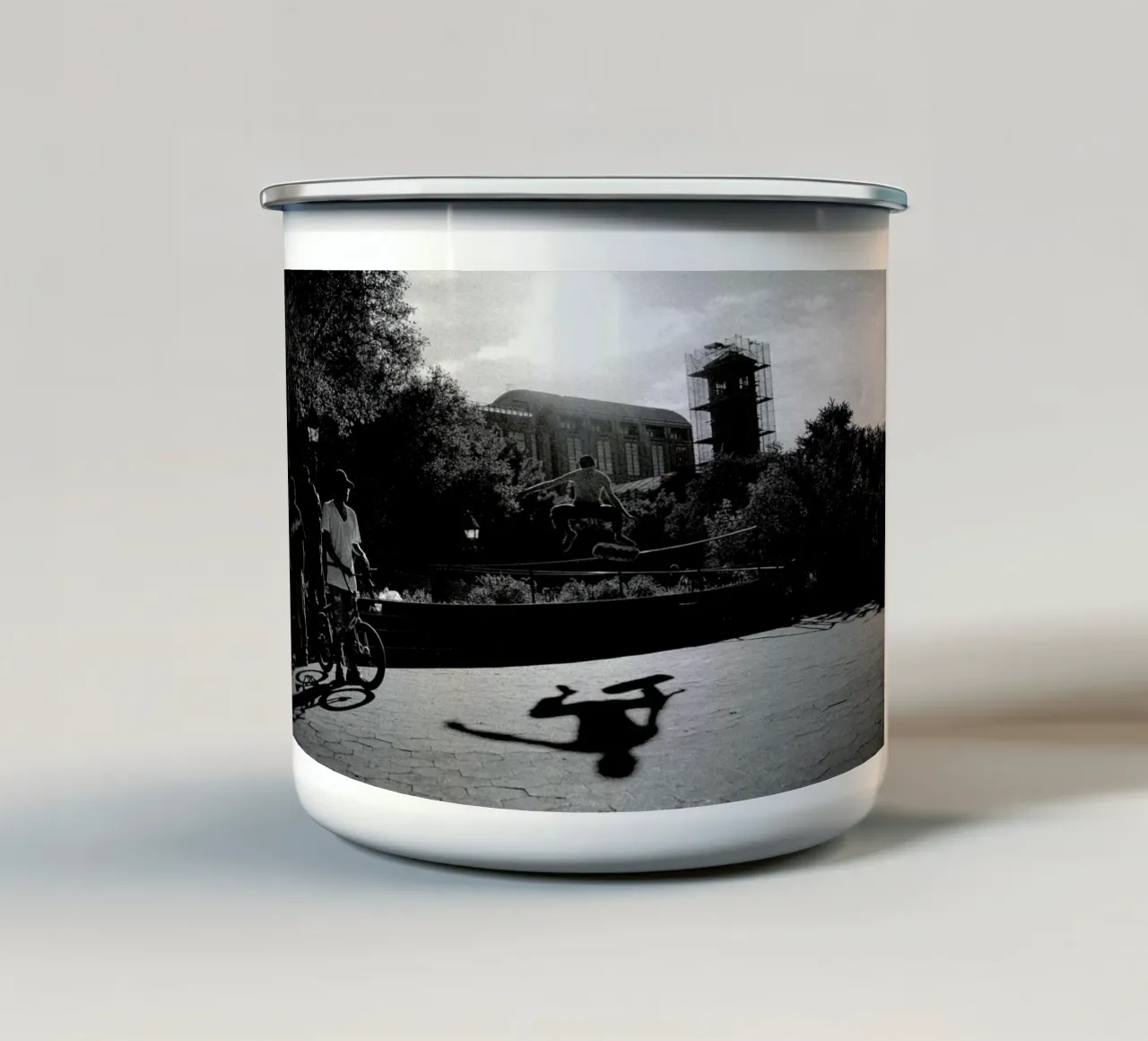 Monkey tazza in smalto da Philipp Reinhard