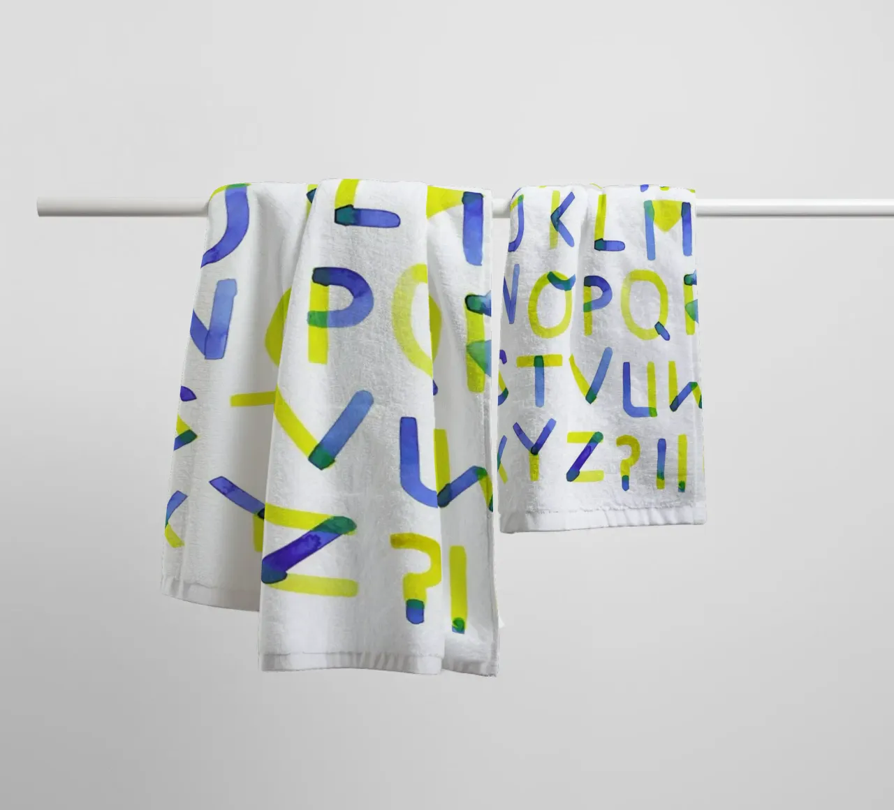 Colourful Alphabet asciugamano da bagno da Little Flourishes