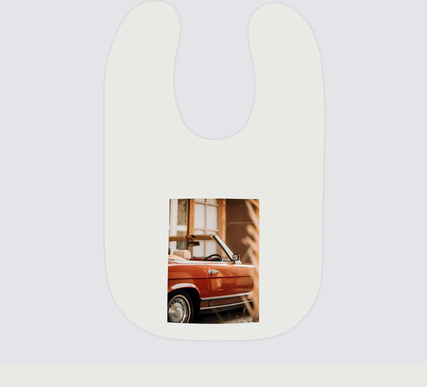 Rode Klassieke Auto baby slabbetje van CAR EDITION