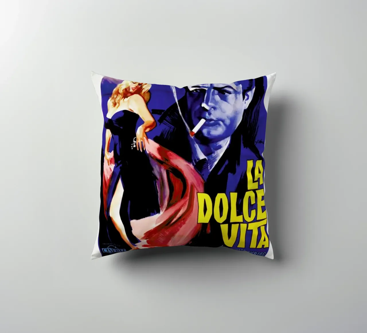 ‘La Dolce Vita’ Retro Movie Poster cuscino da Gallery Print and Art Limited