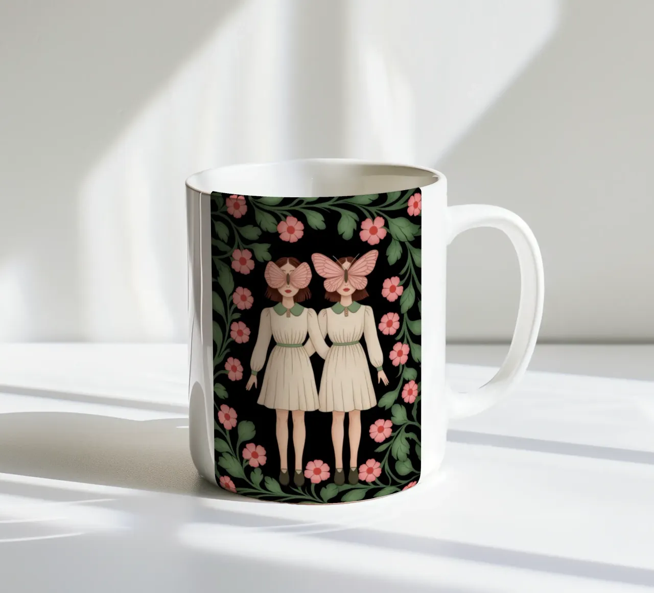Gemelli floreali simmetrici tazza in ceramica da Atelier Tiga