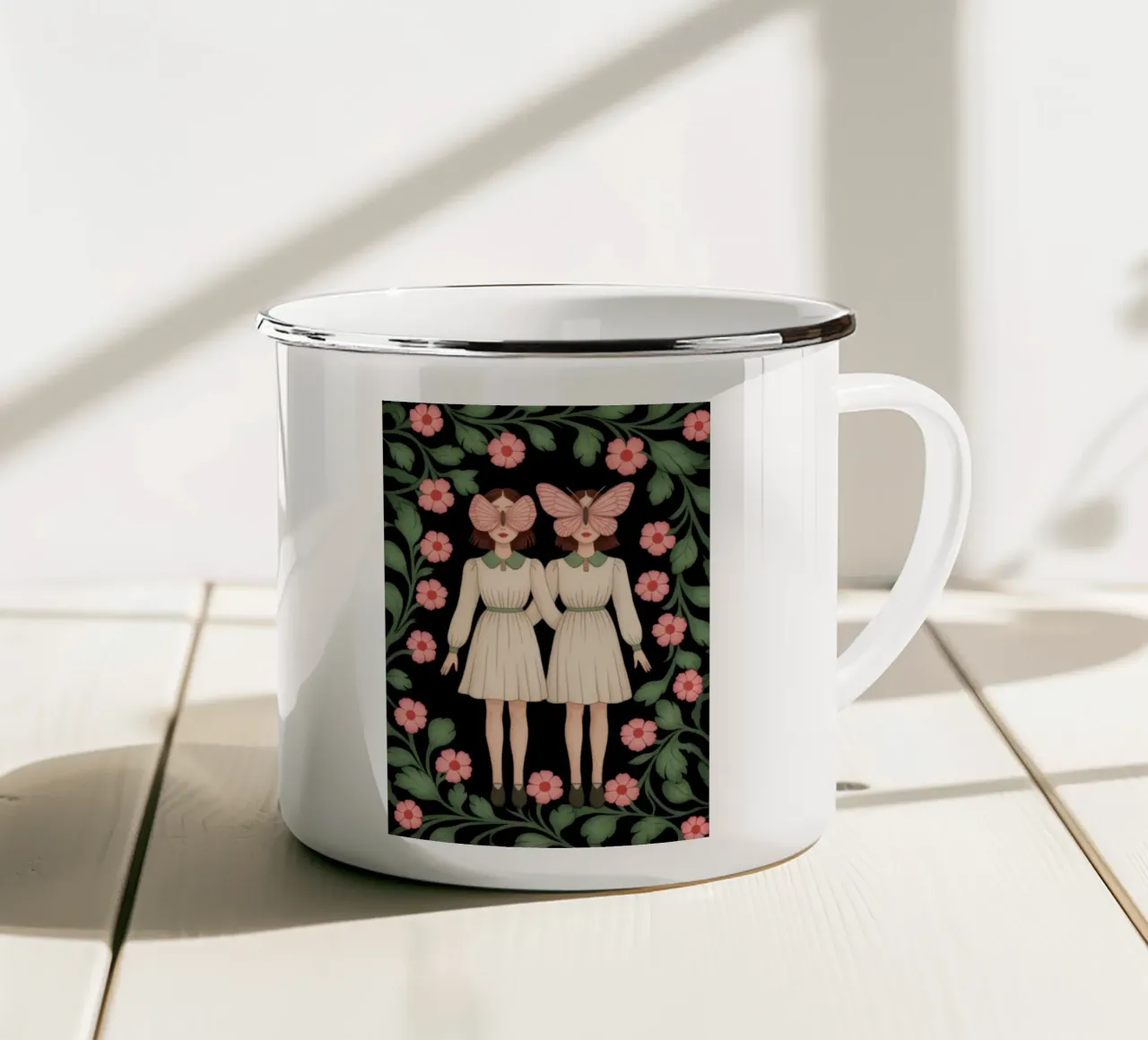 Gemelli floreali simmetrici tazza in smalto da Atelier Tiga
