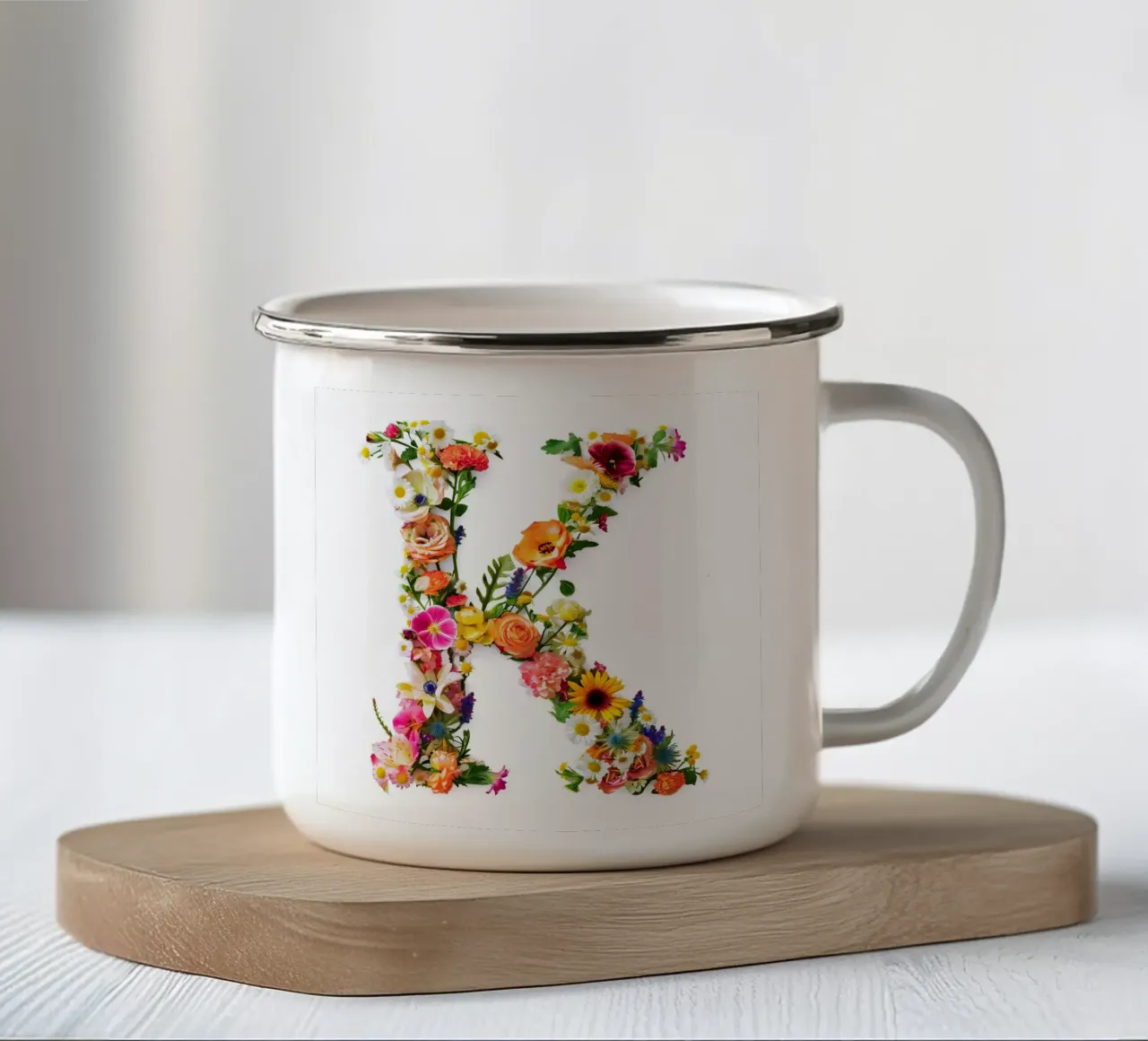 Fiore lettera K tazza in smalto da My Tiny Home