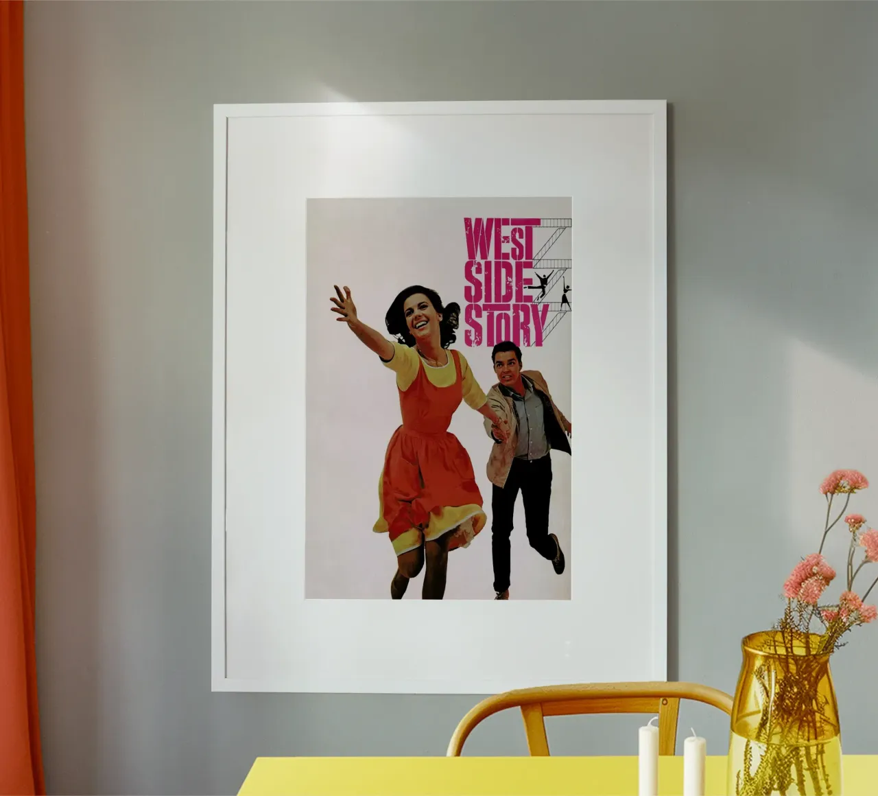 ‘West Side Story’ Retro Movie Poster poster con telaio in alluminio da Gallery Print and Art Limited