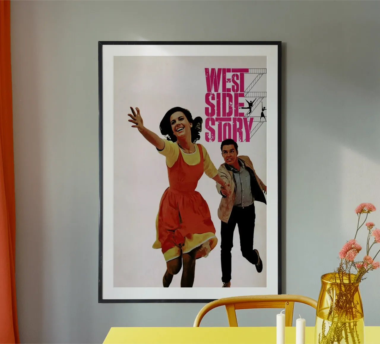 ‘West Side Story’ Retro Movie Poster poster con telaio in alluminio da Gallery Print and Art Limited
