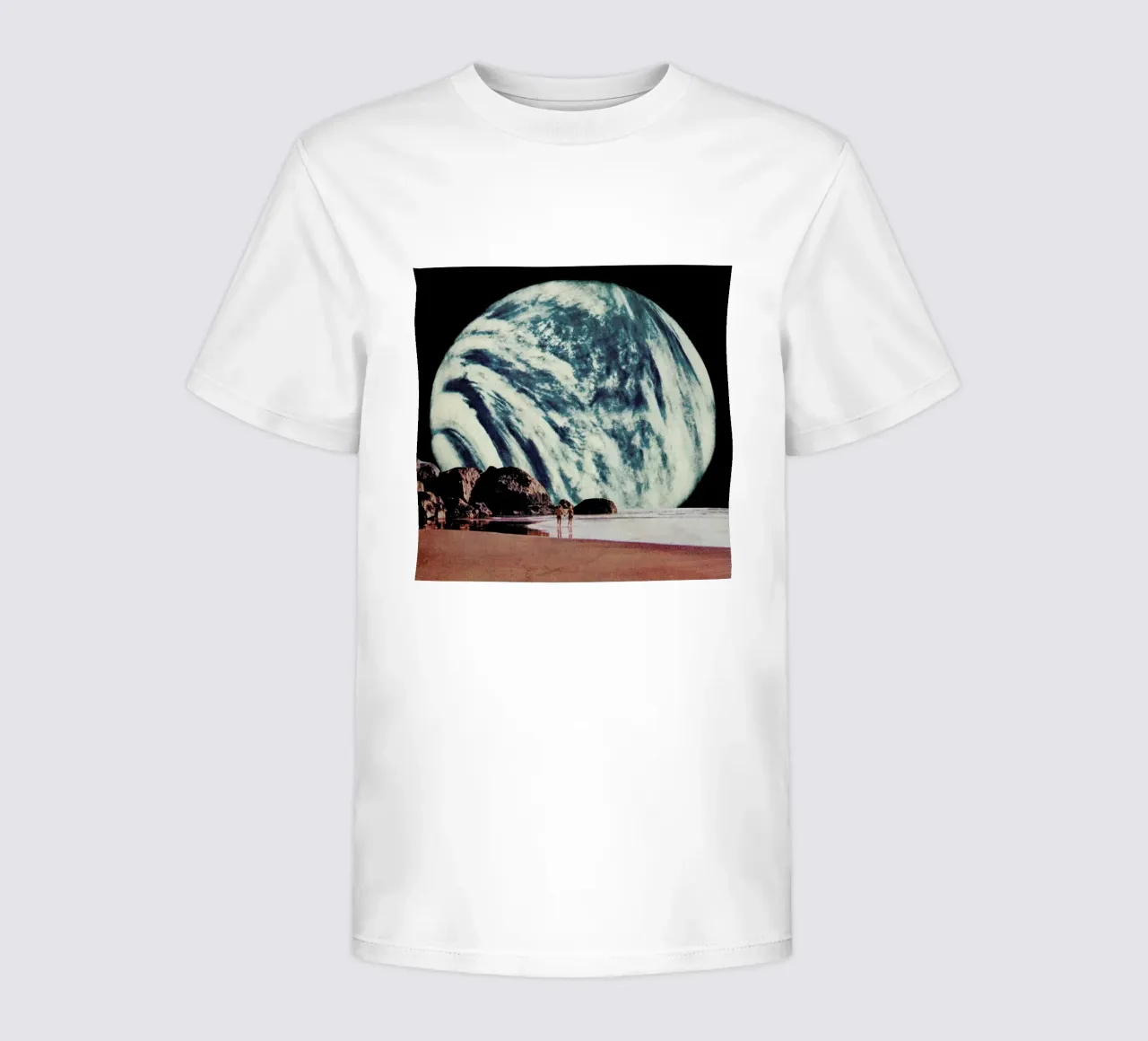 Long Walks on The Beach Kinder T-Shirt von Jesse Treece