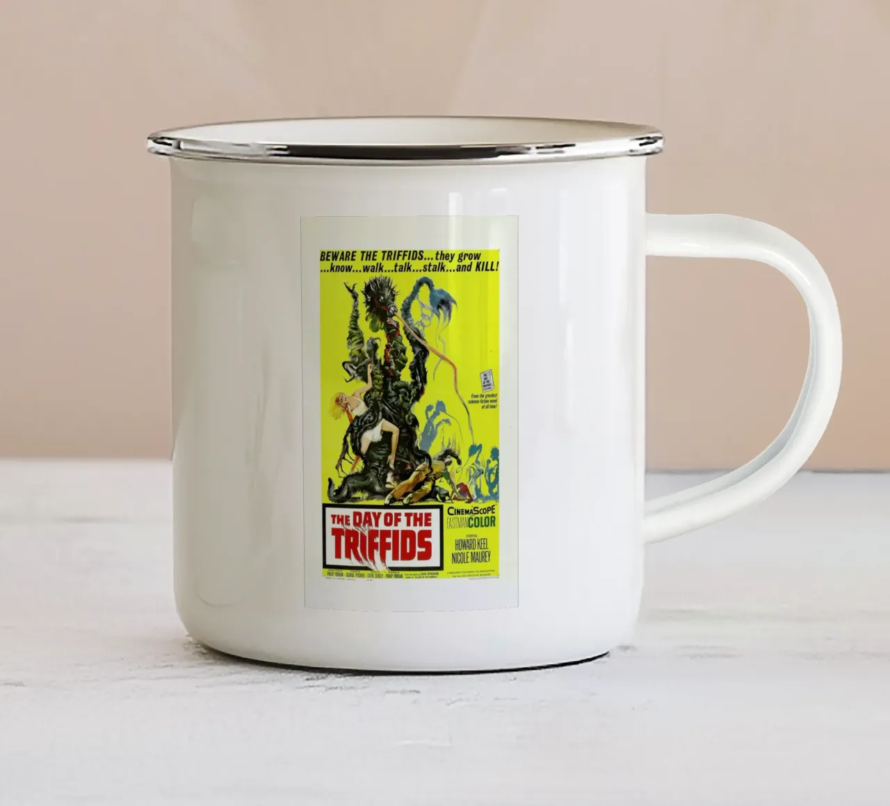 ‘The Day of the Triffids’ Retro Movie Poster tazza in smalto da Gallery Print and Art Limited