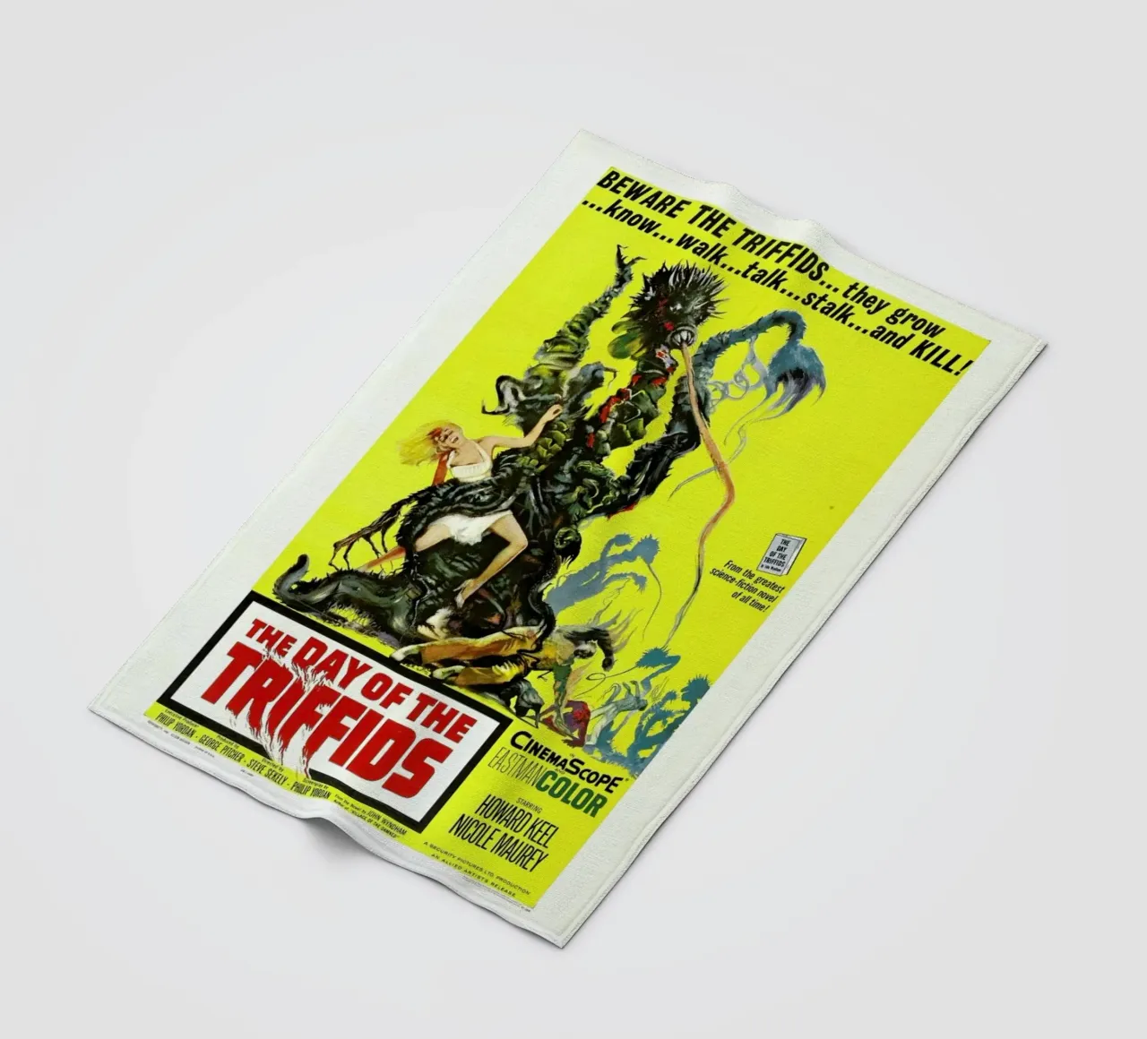 ‘The Day of the Triffids’ Retro Movie Poster coperta in pile da Gallery Print and Art Limited
