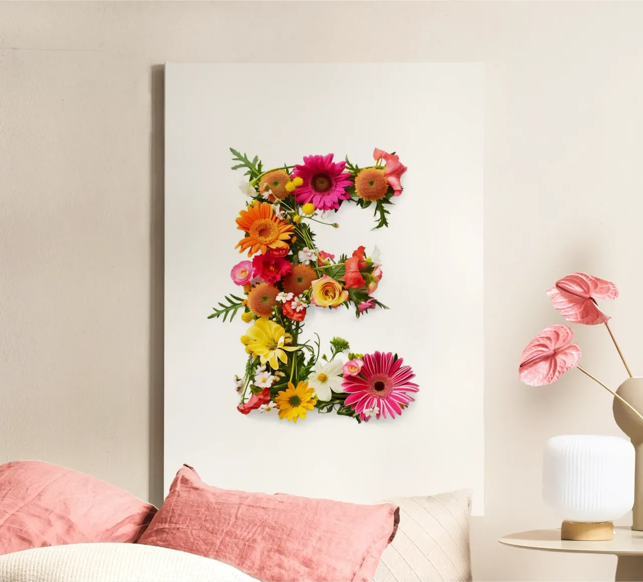 Blumenbuchstabe E Leinwand mit Schattenfugenrahmen von My Tiny Home