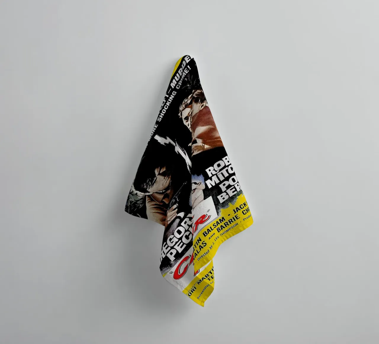 ‘Cape Fear’ Retro Movie Poster asciugamano da bagno da Gallery Print and Art Limited
