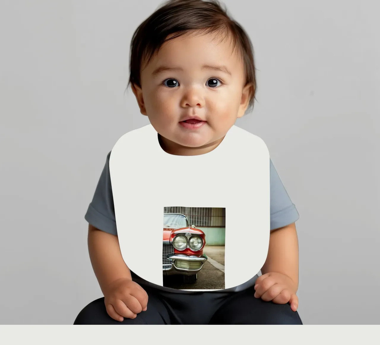 Rote Oldtimer-Front Babylätzchen von CAR EDITION