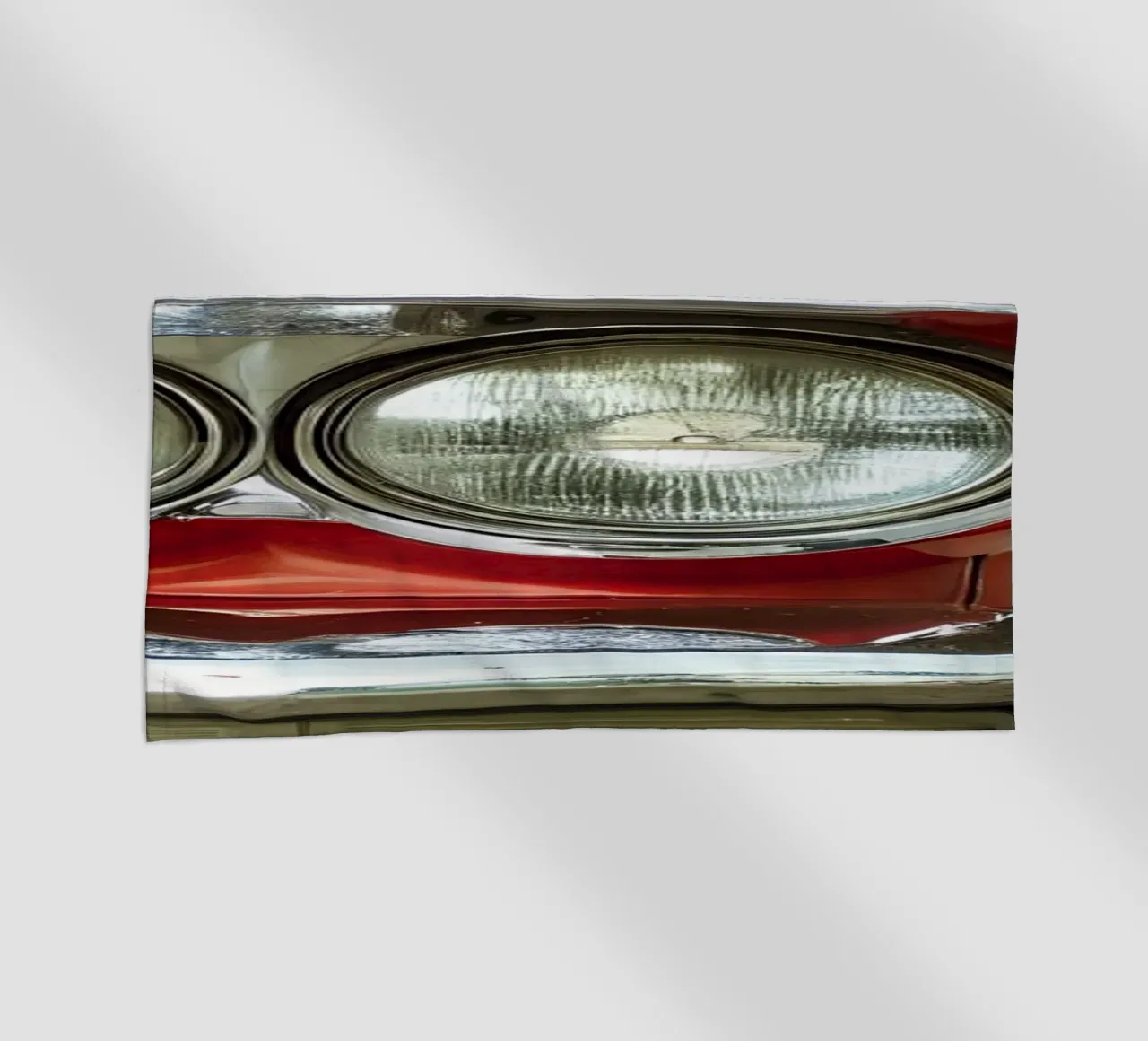 Rote Oldtimer-Front Strandtuch von CAR EDITION