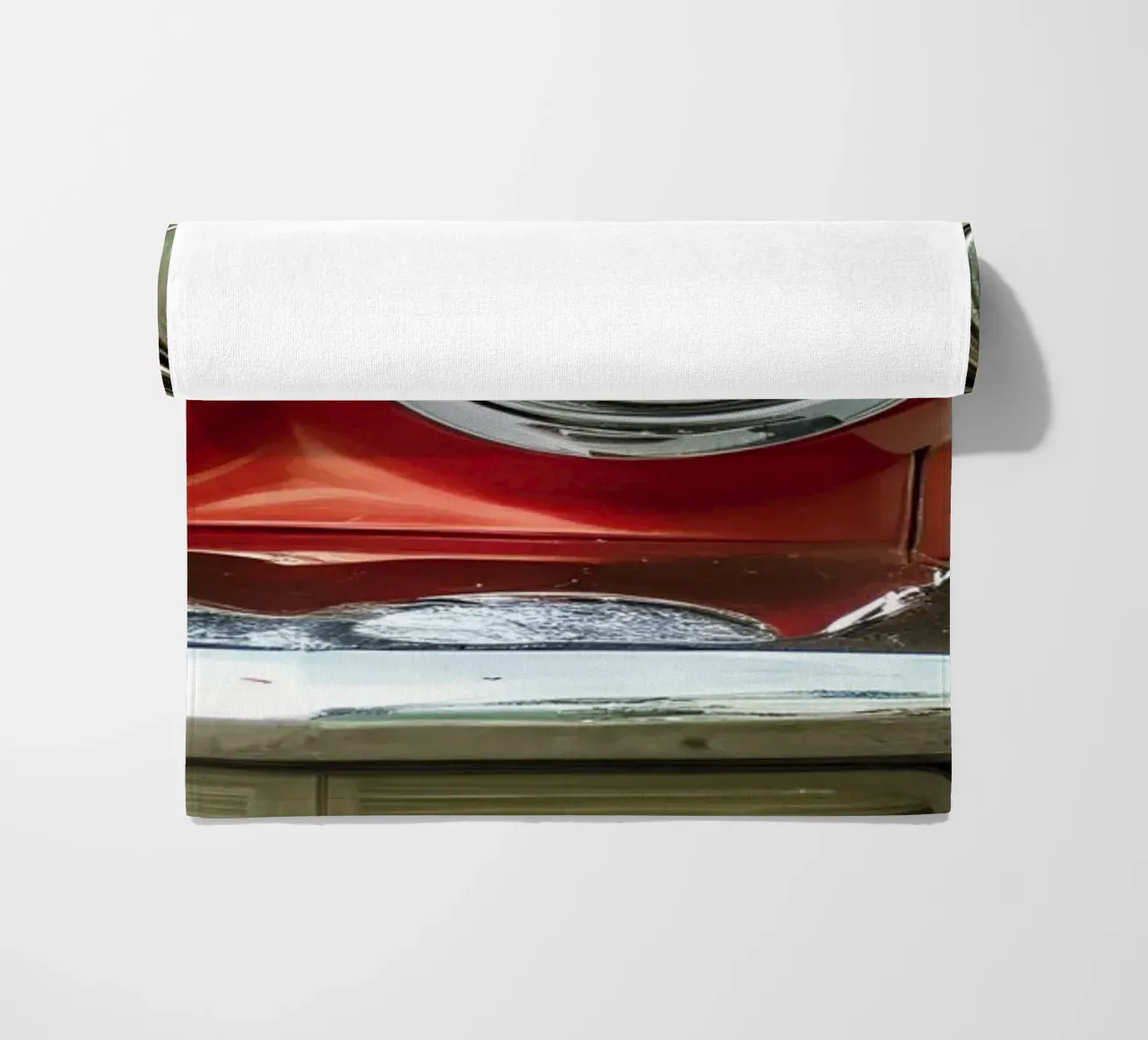 Rote Oldtimer-Front Strandtuch von CAR EDITION