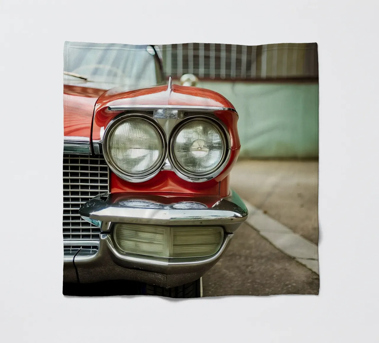 Rote Oldtimer-Front Fleecedecke von CAR EDITION