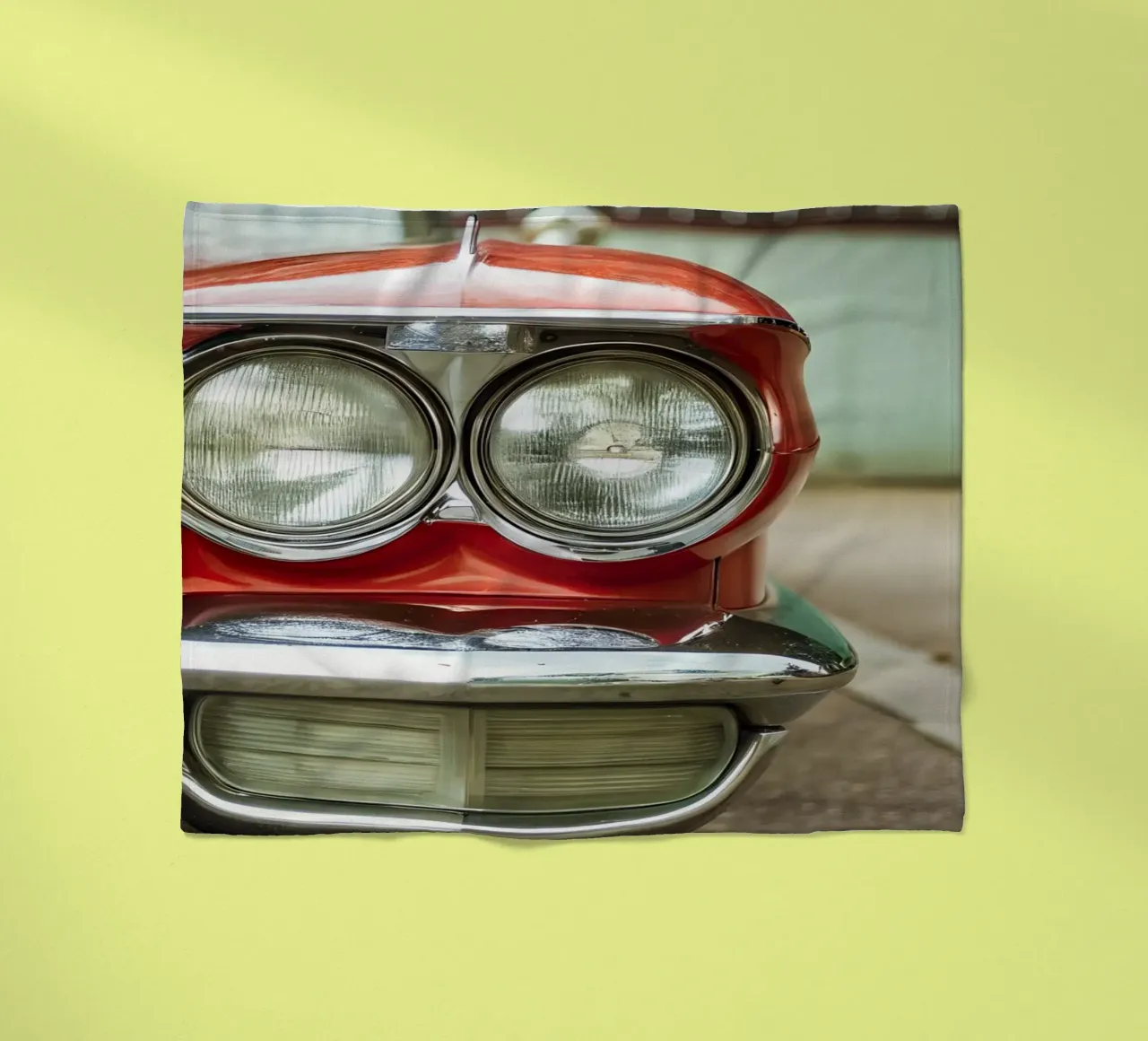 Rote Oldtimer-Front Fleecedecke von CAR EDITION