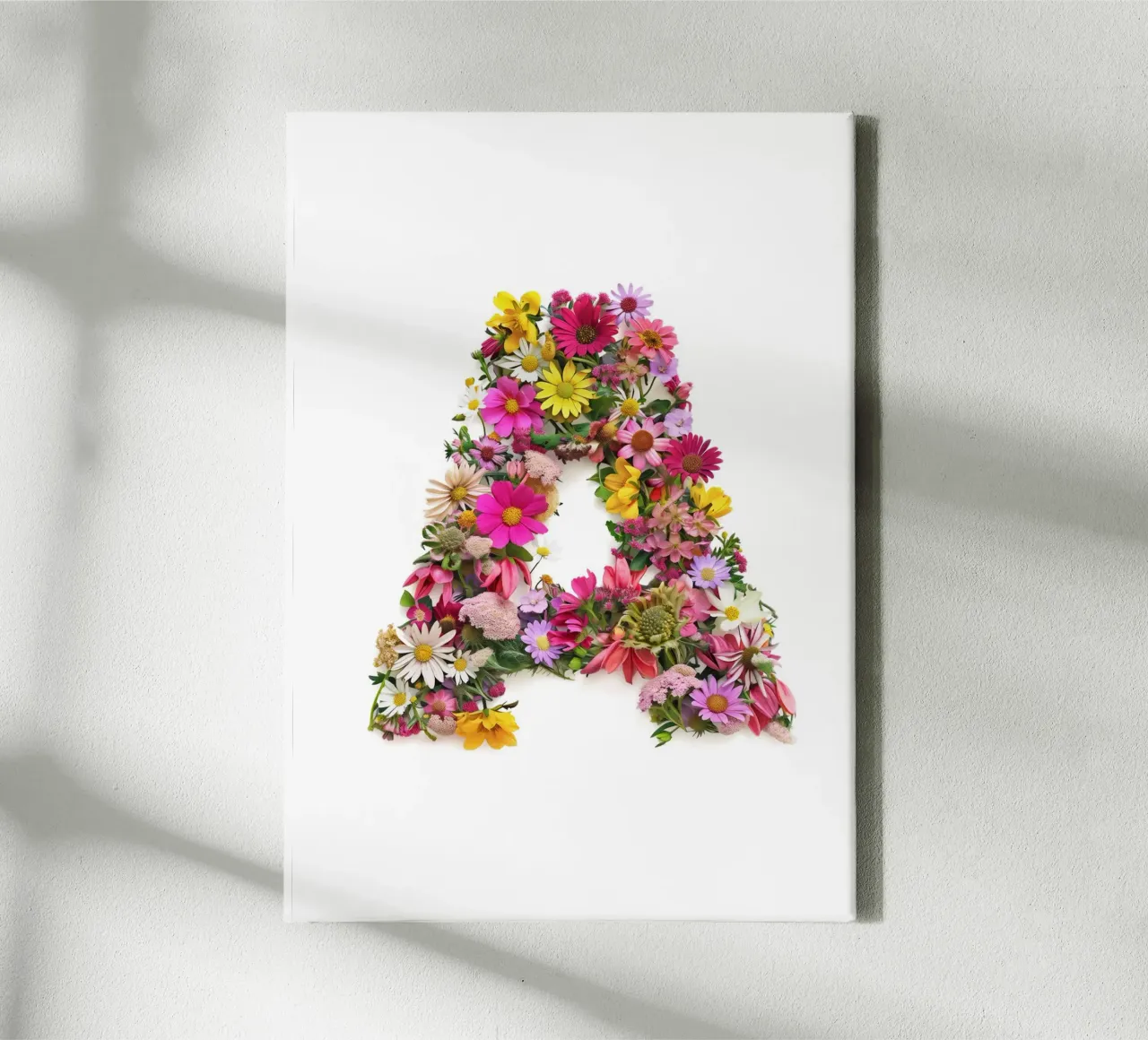 Blumenbuchstabe A Leinwand mit Schattenfugenrahmen von My Tiny Home